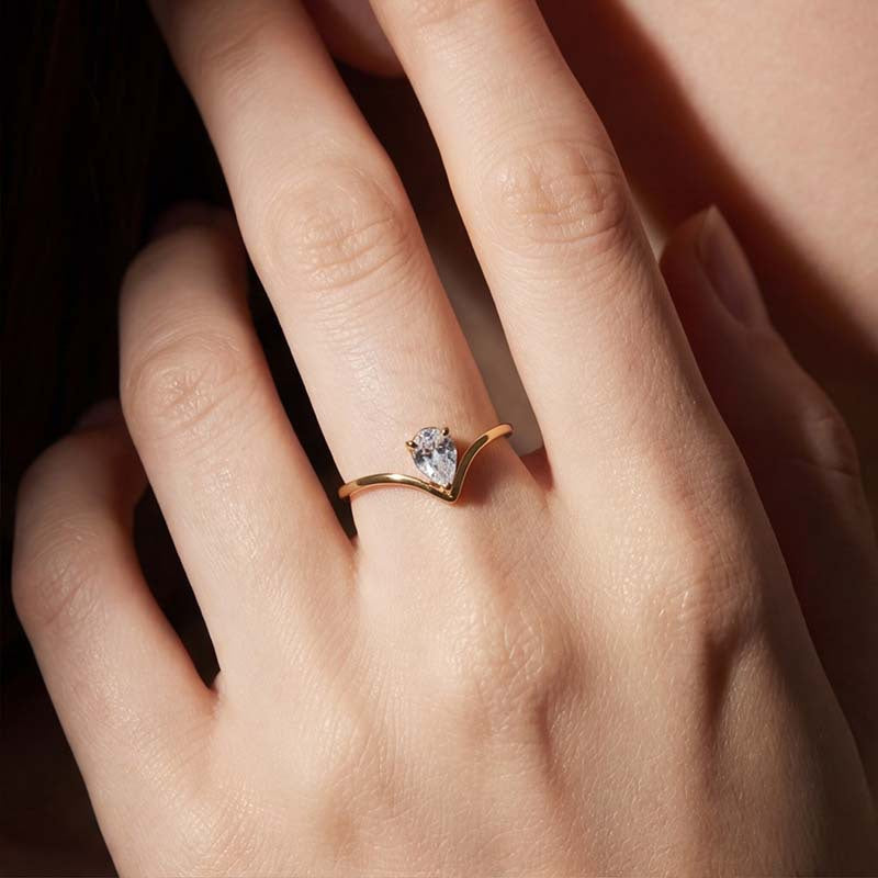 V-Shape Zircon Droplet Ring - Sparkling Geometric Statement Ring for Women - Party Wedding Jewelry | AURUM WAVE