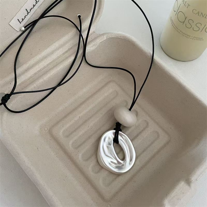 Organic Oval Pendant Necklace - Adjustable Sliding Chain for Women - Minimalist Gift Jewelry | AURUM WAVE
