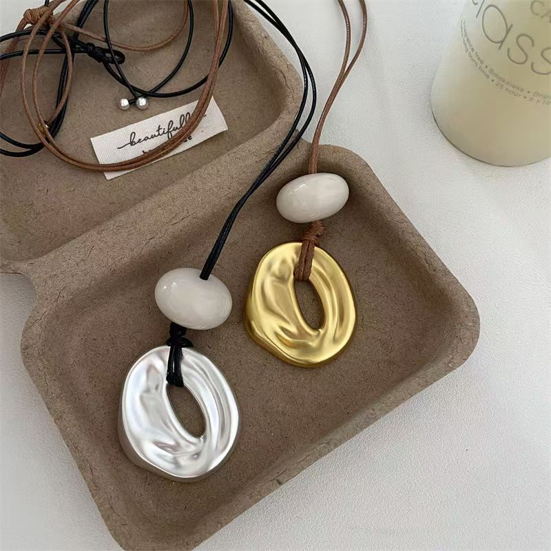 Organic Oval Pendant Necklace - Adjustable Sliding Chain for Women - Minimalist Gift Jewelry | AURUM WAVE